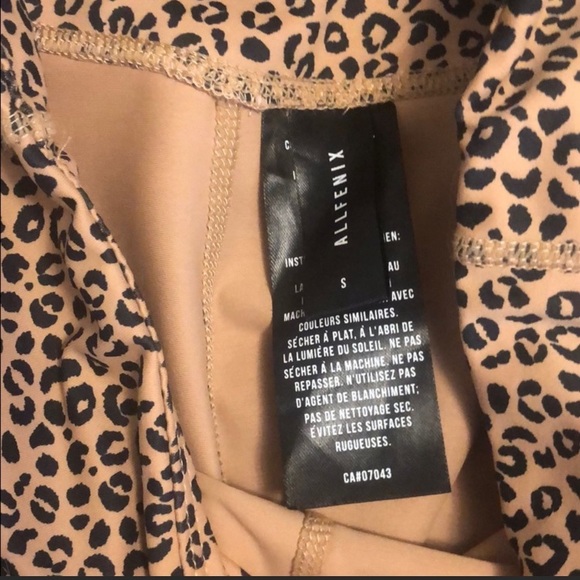 3/$40 ALL FENIX CHEETAH SAND 7/8 LEGGING - Picture 6 of 9